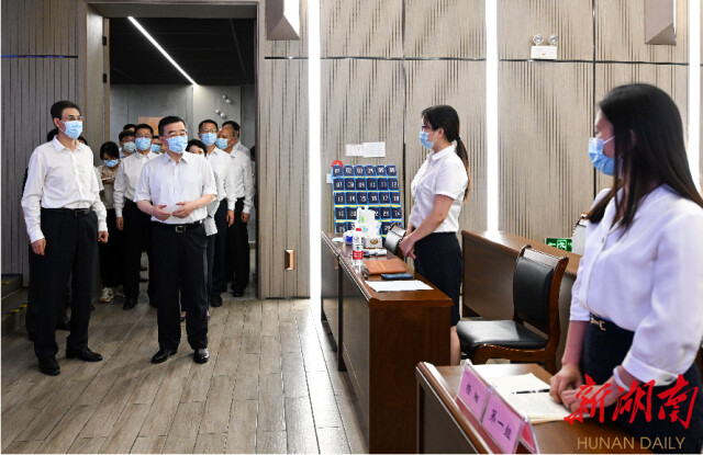 张庆伟在中建五局、省高速公路集团调研:坚定不移做强做优做大国有企业 为建设现代化新湖南作出新贡献