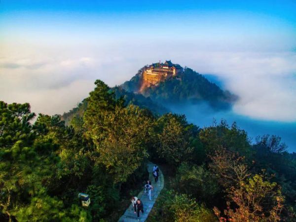 岳塘经开区：融城核心 产业新城