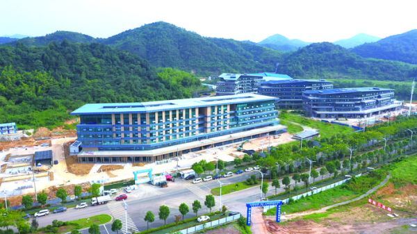 岳塘经开区：融城核心 产业新城