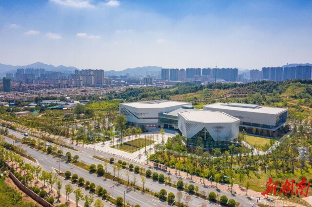 湖南日报要闻版头条| 浏阳荣获“国际化高质量发展环境建设标杆县(市、区)”称号 中部地区唯一县(市、区)