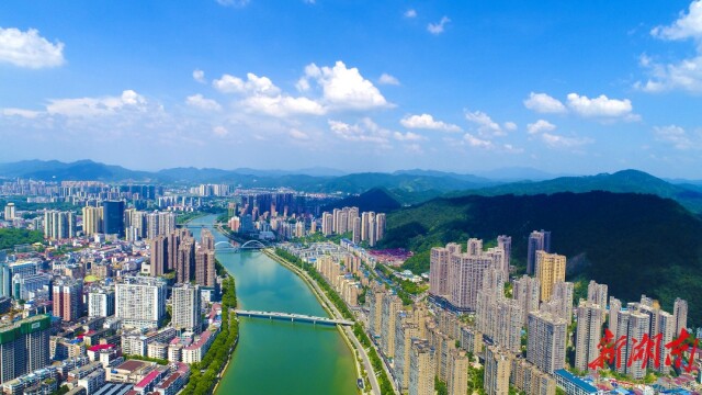 湖南日报要闻版头条| 浏阳荣获“国际化高质量发展环境建设标杆县(市、区)”称号 中部地区唯一县(市、区)