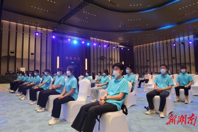 湖南工业职院学生参加首届大国工匠论坛获肯定
