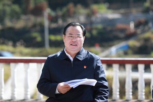 曾伯怡深入基层宣讲党的二十大精神 屋场宣讲二十大 干群共话幸福生活