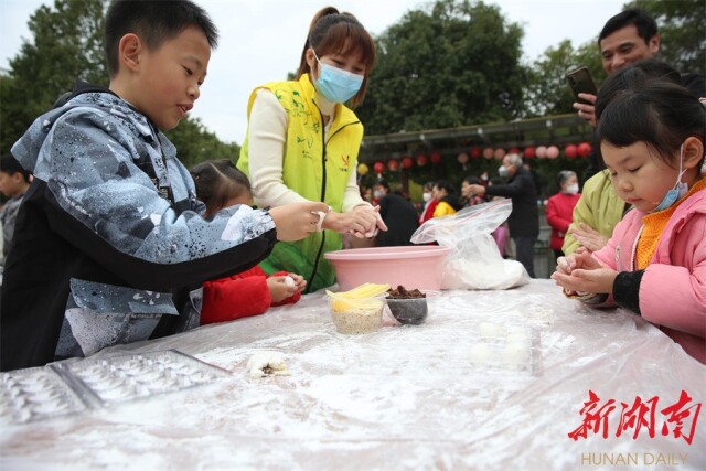 资兴：猜灯谜 吃汤圆 喜迎元宵