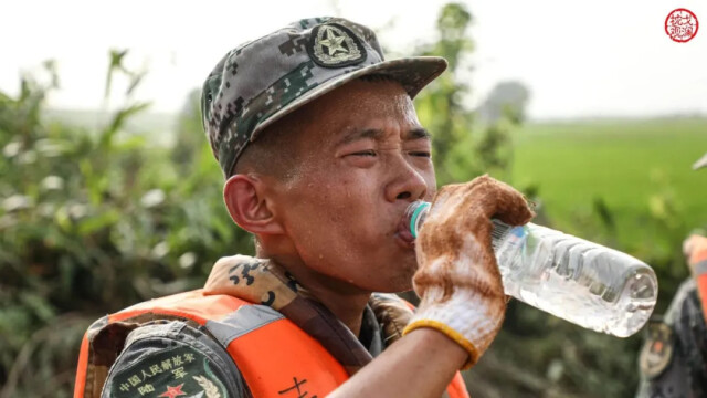 当兵累不累，参军近视眼要提前多久做手术