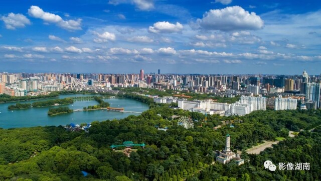 寻找摄影师丨周灿黎:高产获奖摄影师的灿烂时光 - 新湖南