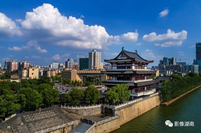 寻找摄影师丨周灿黎:高产获奖摄影师的灿烂时光 - 新湖南