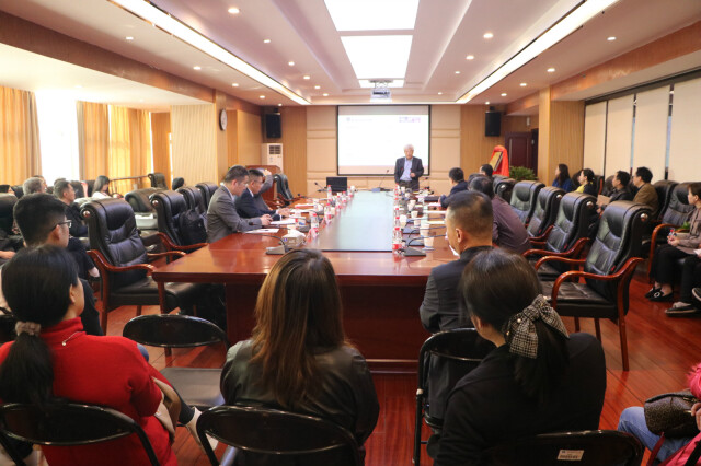 西交利物浦大学校长席酉民应邀到湖南财政经济学院作学术讲座