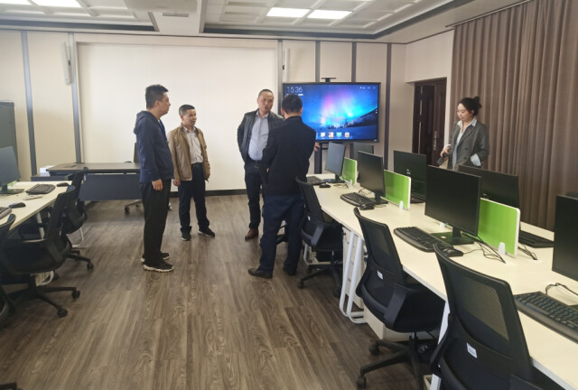 省科技厅专家组到湖南财政经济学院开展省重点实验室验收工作