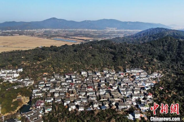 泱波 摄 1月13日,航拍江苏省苏州市吴中区金庭镇西山岛景致.