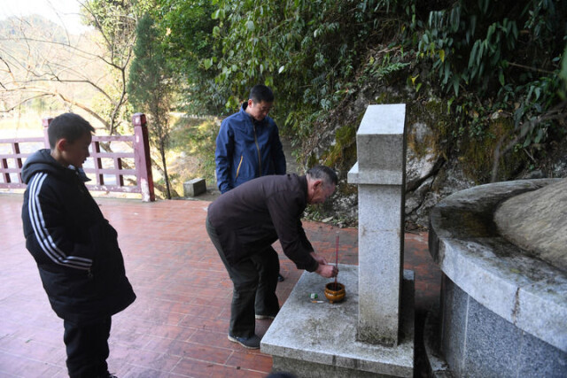 在廣西興安縣華江瑤族鄉水埠村,趙良英的兒子李貴達