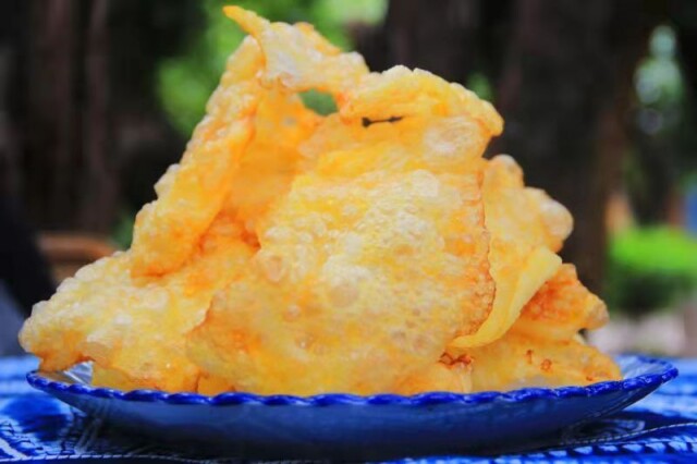 乳扇:牛奶制成的"扇子"可咸可甜