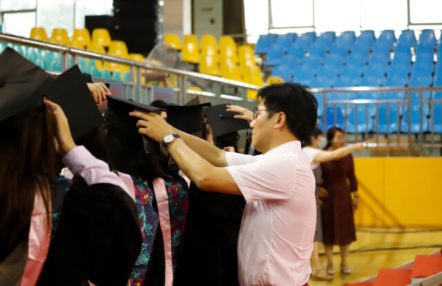 湖南财政经济学院举行2021年毕业典礼暨学士学位授予仪式