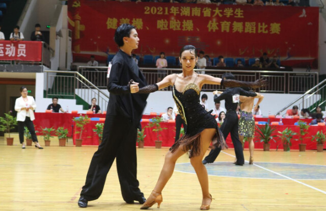 湖南财政经济学院在省大学生健美操、啦啦操、体育舞蹈比赛中再创佳绩