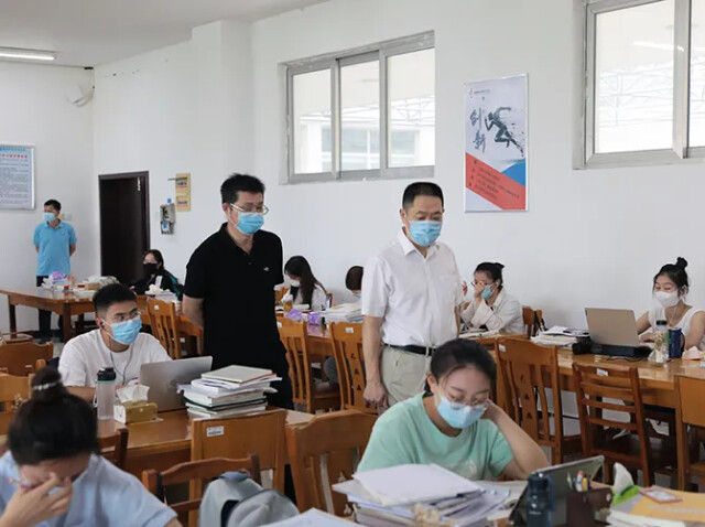 超暖心！湖南财政经济学院71名学生获“疫情”专项补助