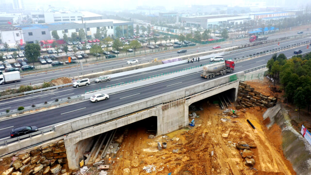 位于长沙高新区内的山杏路道路工程下穿g0401长沙绕城高速公路(西北段