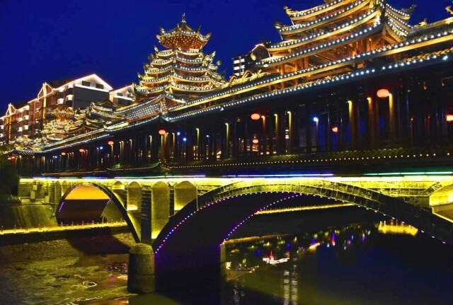 亮丽通道夜景醉人