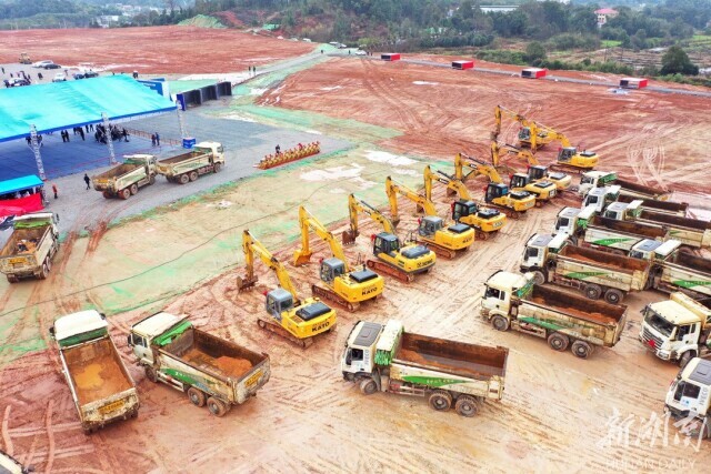 3月1日，2021年湖南省重大项目集中开工活动(长沙市开福分会场)在长沙金霞经开区举行。湖南日报·新湖南客户端记者 田超 张颐佳 摄影报道