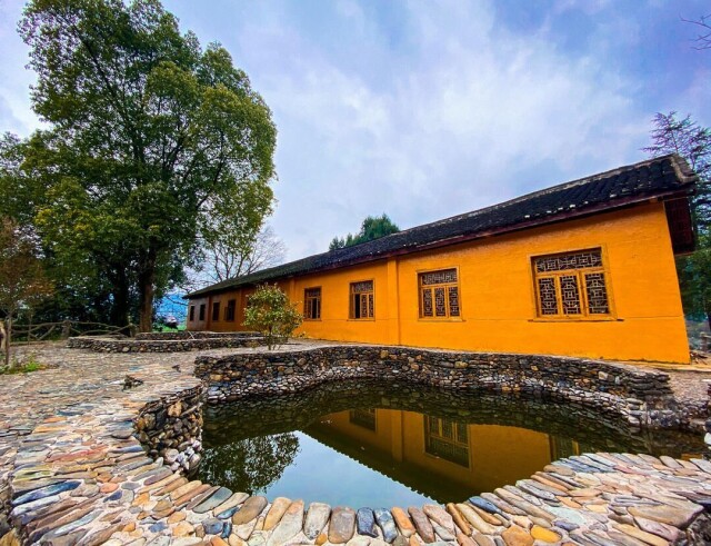 12月27日,位于中方县新建镇黑禾田村的小红军休闲部落被确定为湖南省