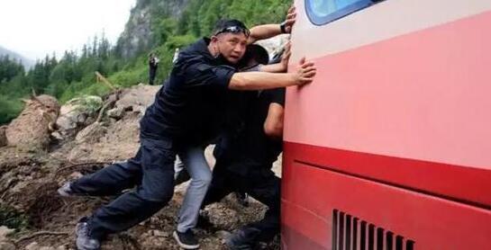 九寨沟地震七日祭 这些画面最难忘记