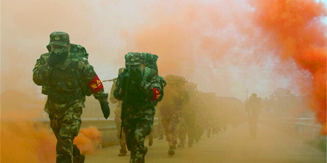 武警湖南总队新兵团开展冬季野营拉练活动