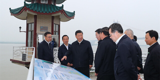 习近平考察城陵矶水文站