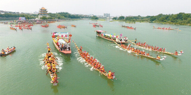 道县举行划龙船比赛