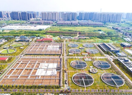 长沙首个污水处理厂光伏发电项目主体完工