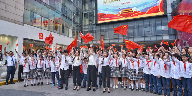 表白祖国 星城尽是&ldquo;中国红&rdquo;