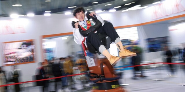 体验智能制造的&ldquo;新奇特&rdquo;