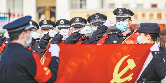 战&ldquo;疫&rdquo;一线党旗飘扬