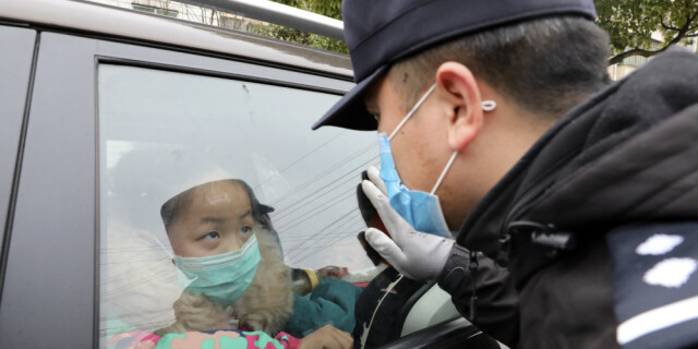 战&ldquo;疫&rdquo;一线，那些让人动容的身影