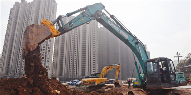 天气晴好施工忙