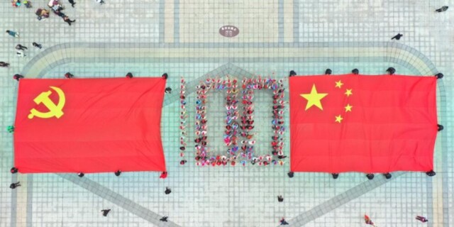 韶山：红歌快闪唱党恩 百米画卷抒党情 旗袍秀美舞盛世