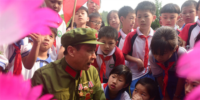 缅怀革命先烈 传承红色基因