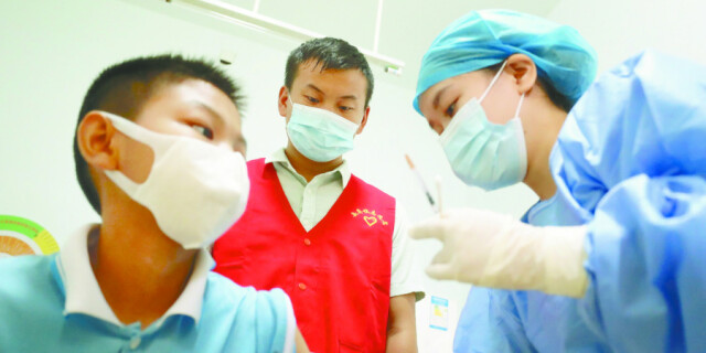 暖心志愿服务 助力疫苗接种