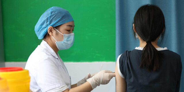 返校学生有序接种新冠疫苗