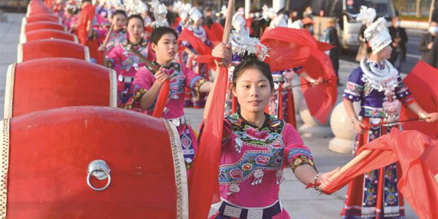 高铁开进大美湘西