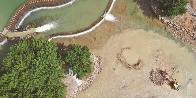 水中&ldquo;捞&rdquo;景