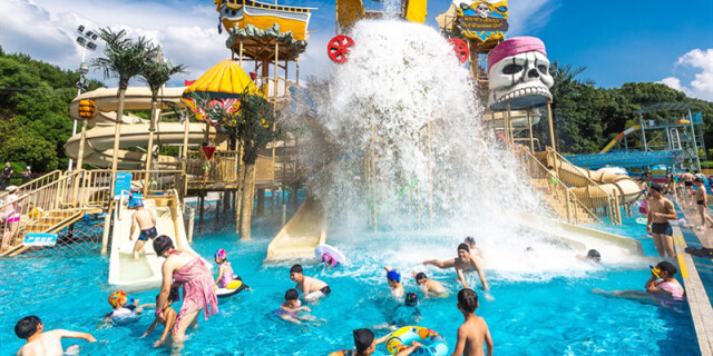 戏水避暑 乐享清凉