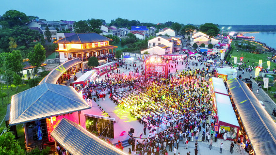 岳阳河泊潭楚风庙会开街