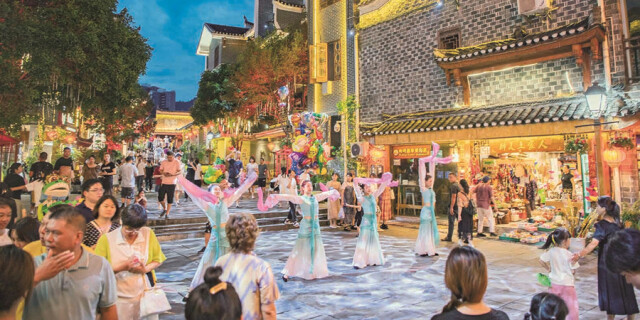 天热，旅游更热