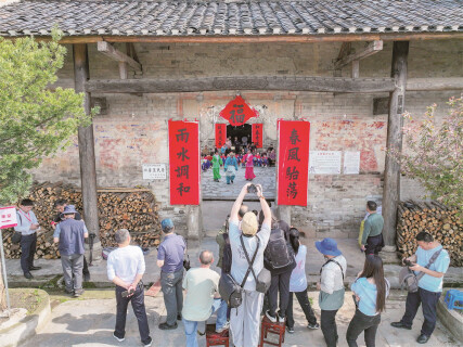 100余名摄影艺术家岳阳采风 助力第四届湖南旅游发展大会