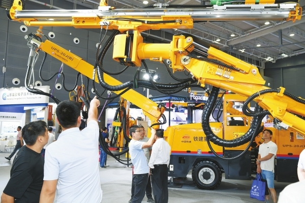 &ldquo;钢铁侠&rdquo;引打卡热