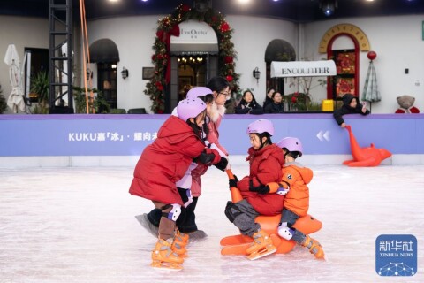 旧粮仓变身潮玩地：老建筑焕新激活城市消费新动能