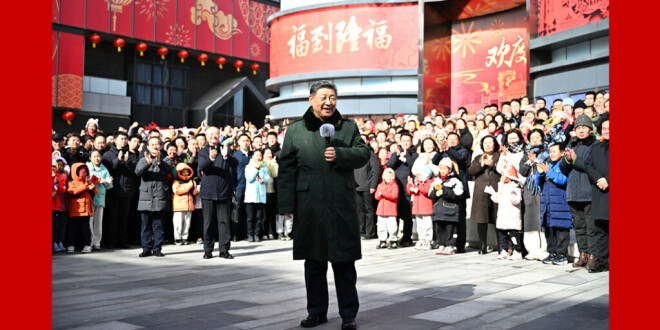 习近平春节前夕在北京看望慰问基层干部群众