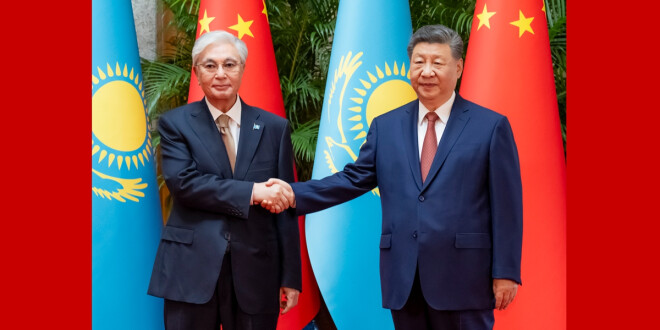 习近平会见哈萨克斯坦总统托卡耶夫