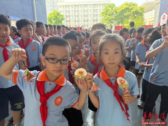 湘大附校小学部：甜心送考 “粽”望所归