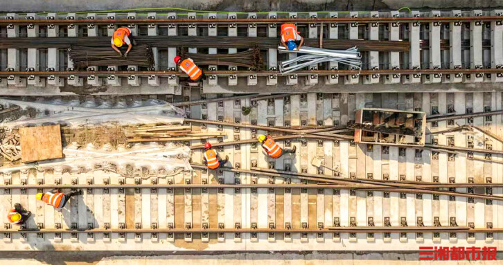  7号线一期正线铺轨全面铺开，长沙多条在建地铁全速攻坚｜读城