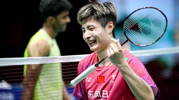 石宇奇首夺羽毛球亚锦赛男单冠军